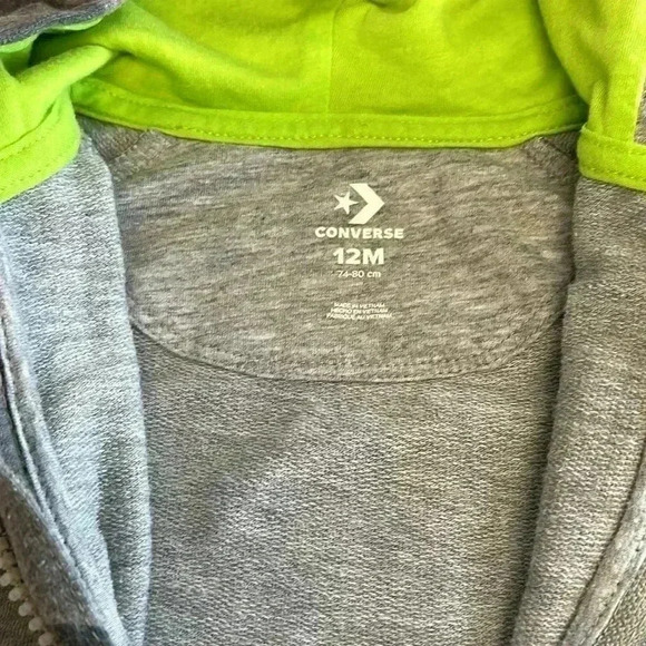 Converse - camo  design hooded sleeper/romper/jumpsuit. Size 12 months - Picture 3 of 5